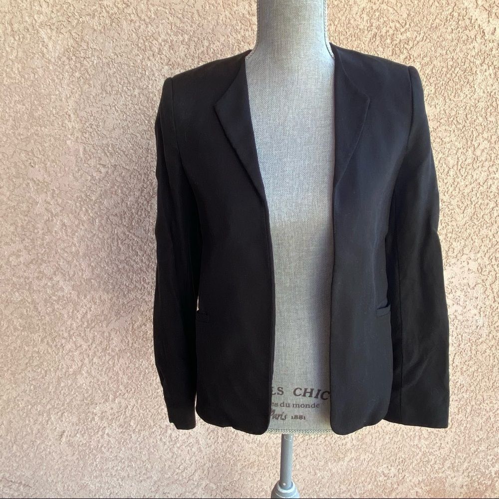 Zara black cropped curved back seam blazer size XS